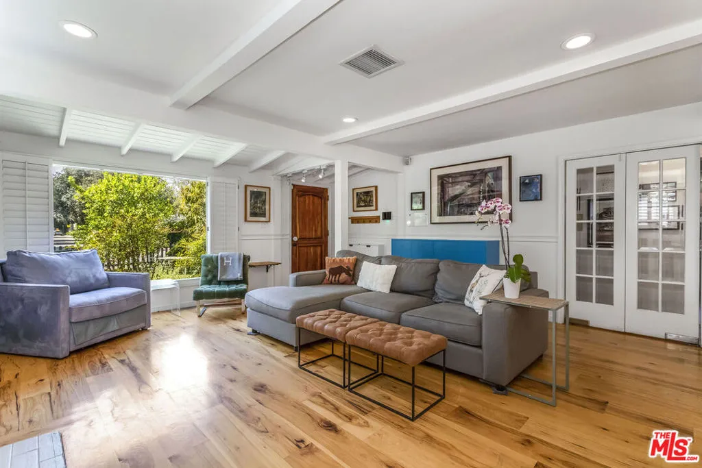 5232 Irvine Avenue, Valley Village, California 91601 home-pic-6